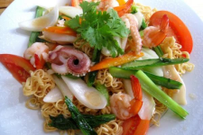 Mì xào hải sản